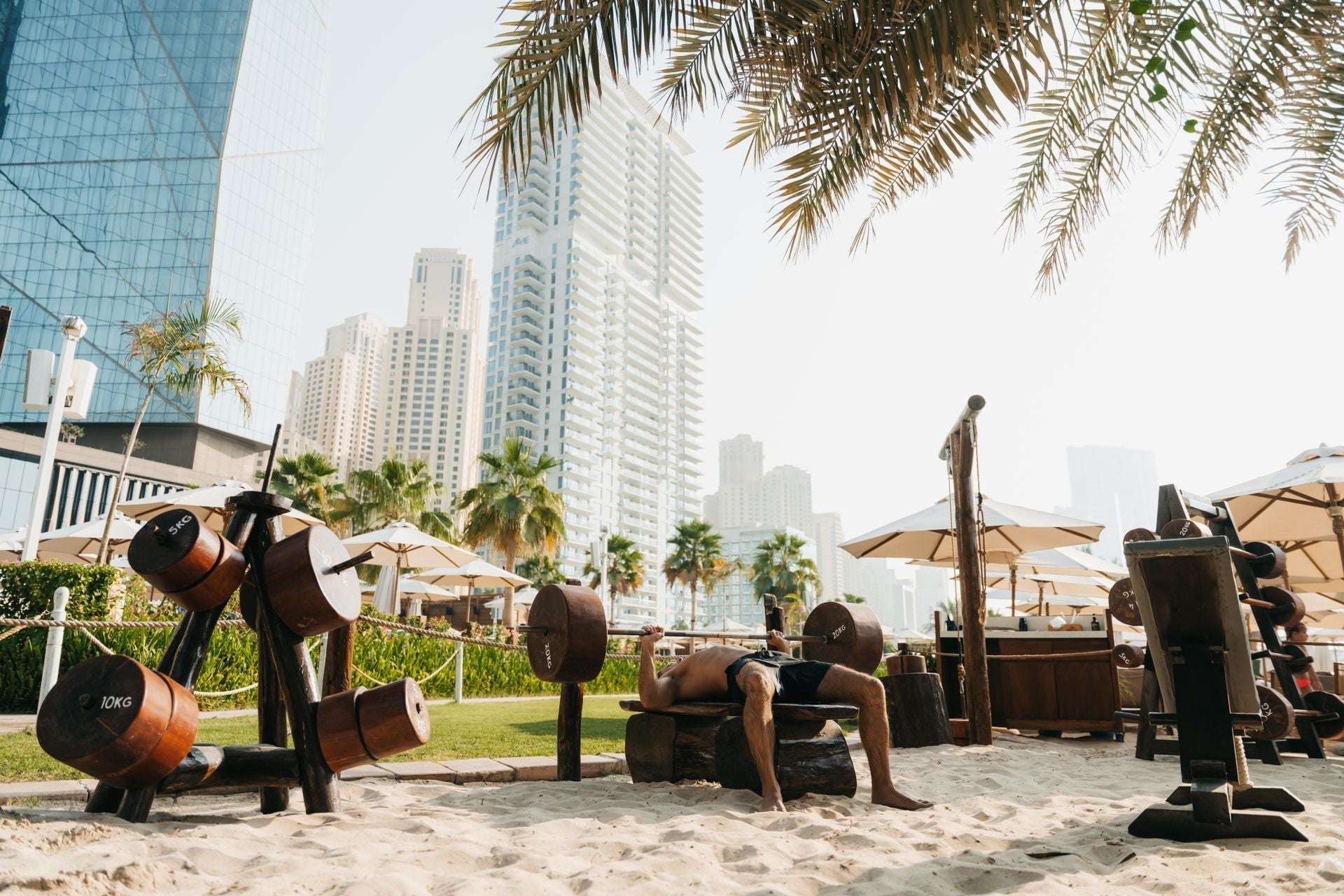 Dubai Fitness by Andras Stefuca 